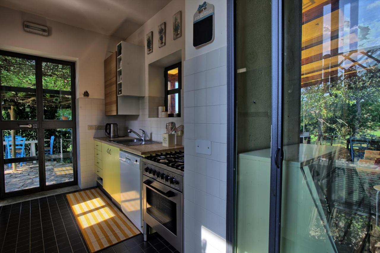 Grande Villa Storica Per Vacanze Con Giardino Privato E Piscina Ostra Luaran gambar