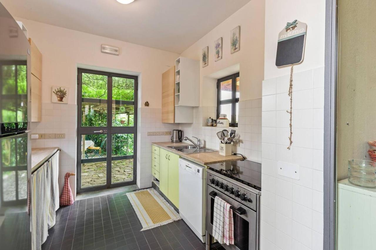 Grande Villa Storica Per Vacanze Con Giardino Privato E Piscina Ostra Luaran gambar