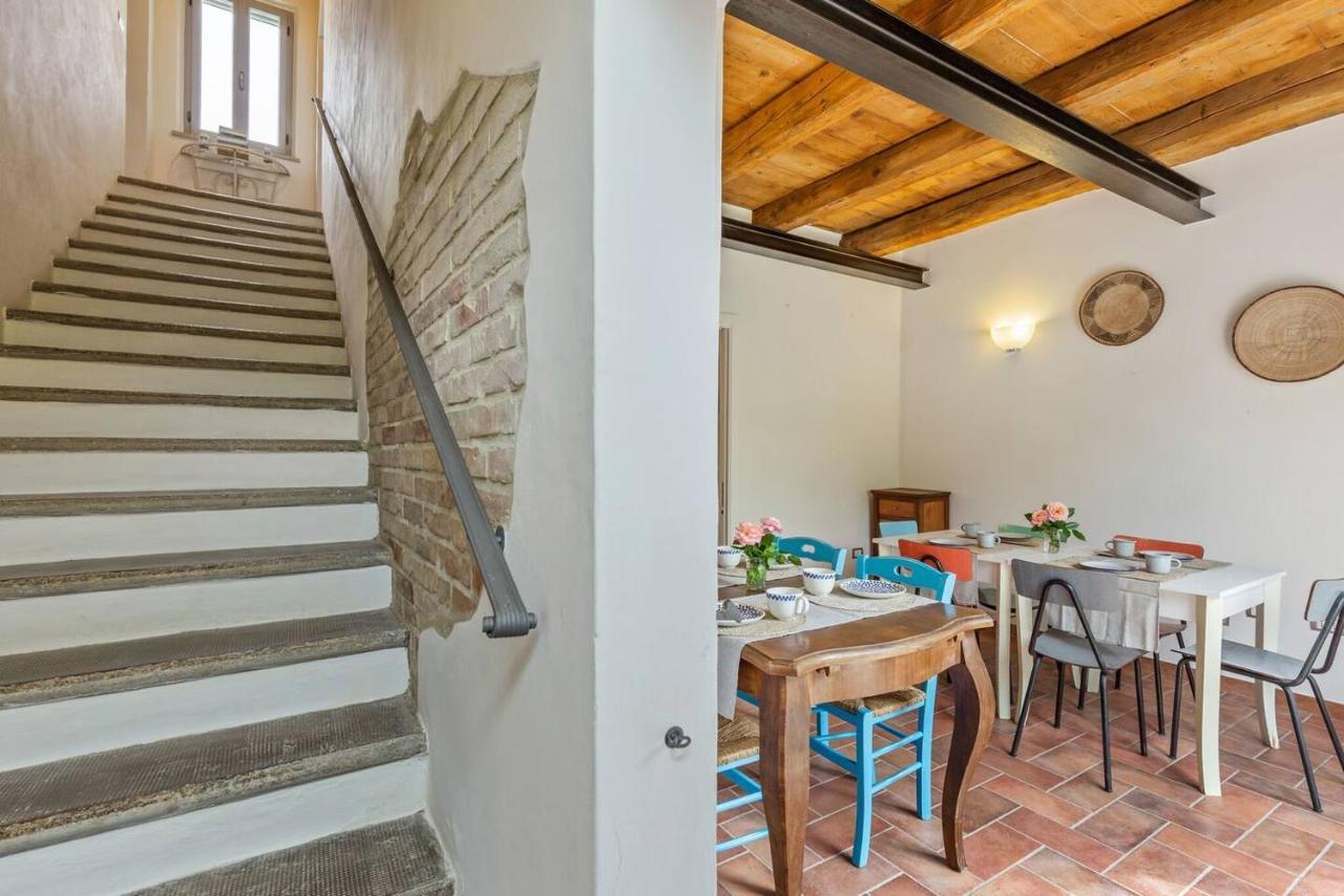 Grande Villa Storica Per Vacanze Con Giardino Privato E Piscina Ostra Luaran gambar