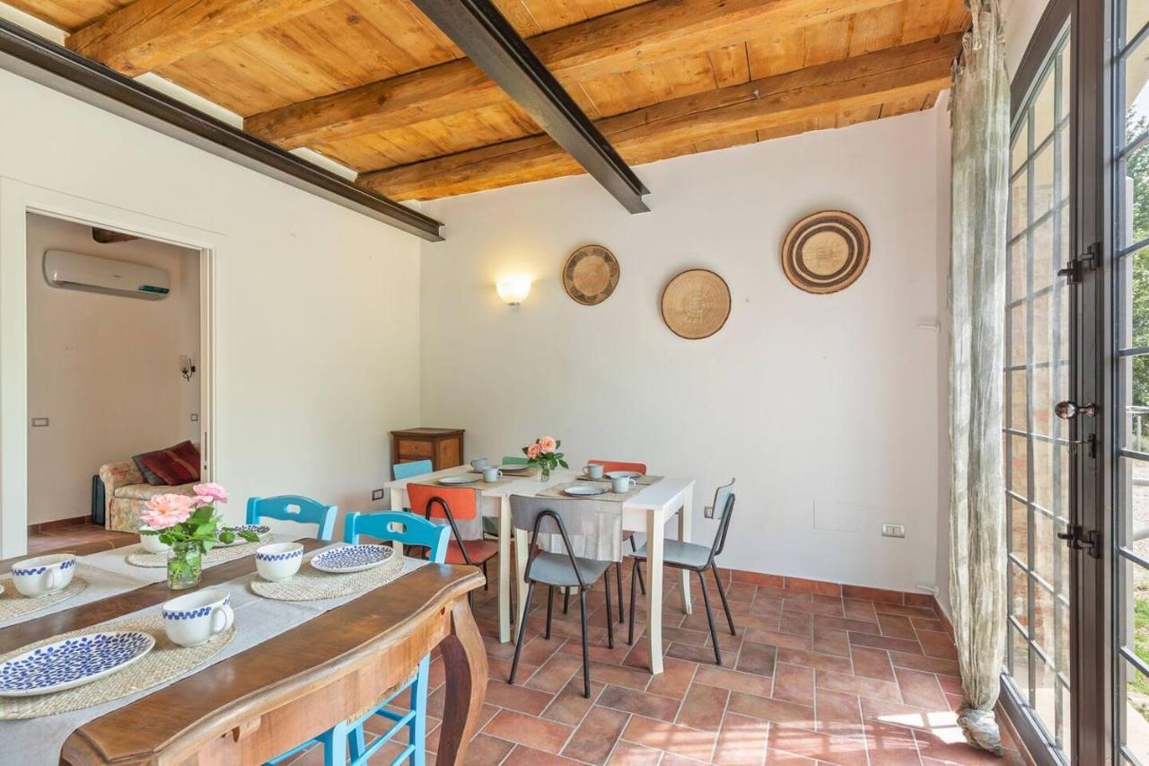 Grande Villa Storica Per Vacanze Con Giardino Privato E Piscina Ostra Luaran gambar