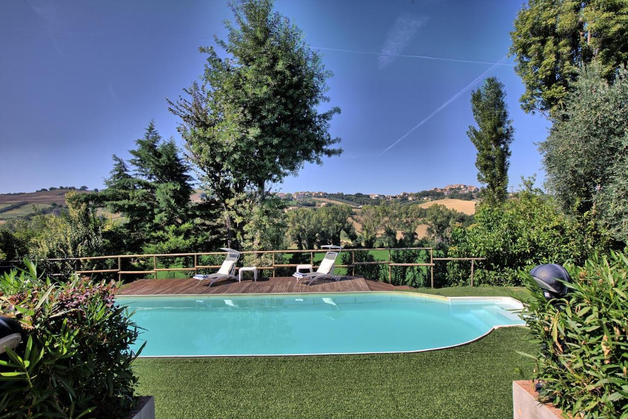 Grande Villa Storica Per Vacanze Con Giardino Privato E Piscina Ostra Luaran gambar