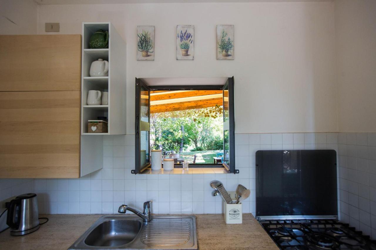 Grande Villa Storica Per Vacanze Con Giardino Privato E Piscina Ostra Luaran gambar