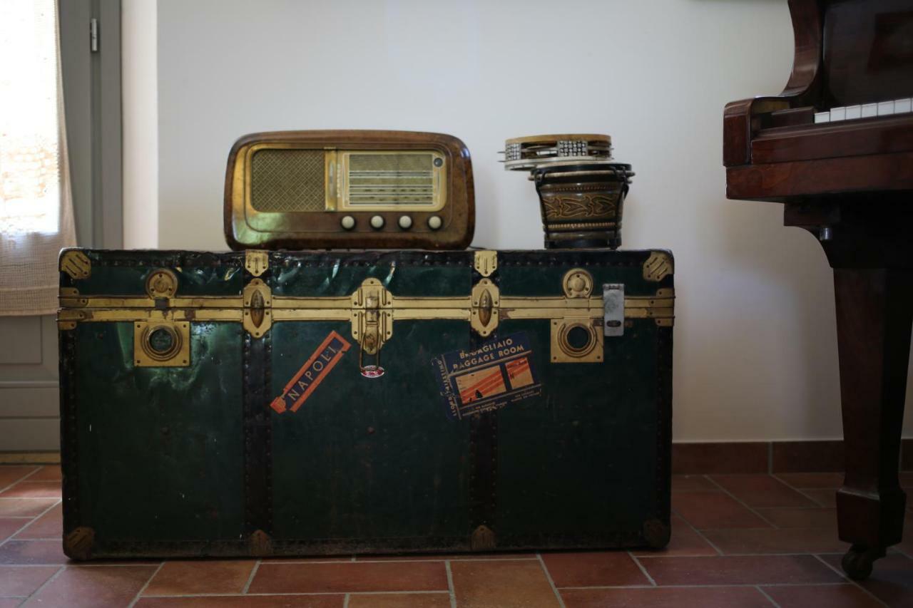 Grande Villa Storica Per Vacanze Con Giardino Privato E Piscina Ostra Luaran gambar
