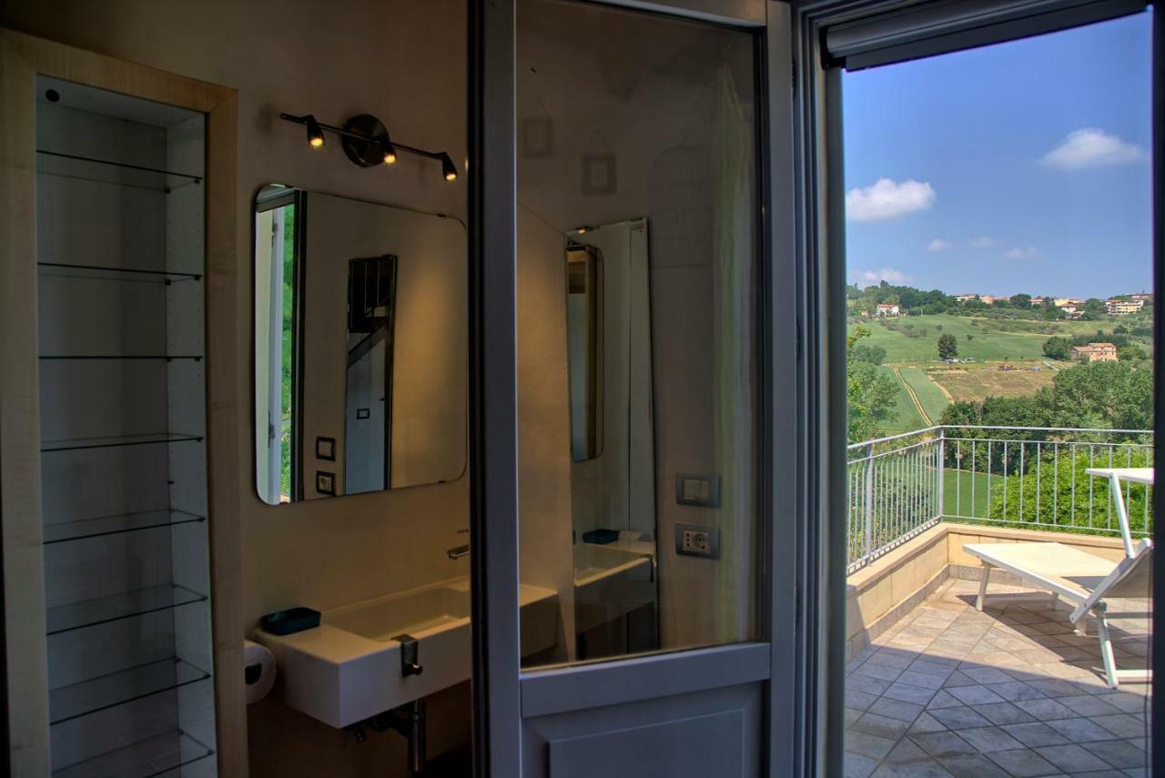 Grande Villa Storica Per Vacanze Con Giardino Privato E Piscina Ostra Luaran gambar