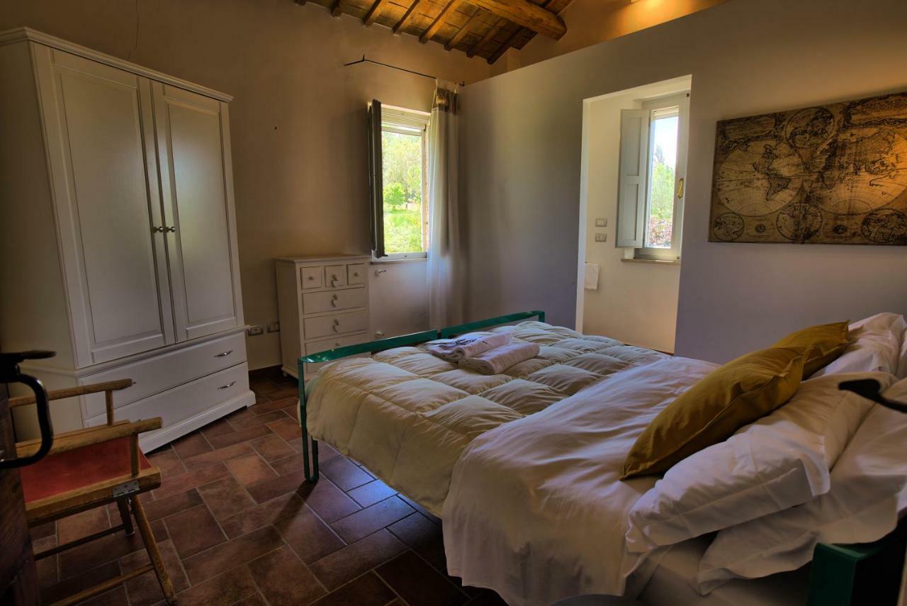 Grande Villa Storica Per Vacanze Con Giardino Privato E Piscina Ostra Luaran gambar