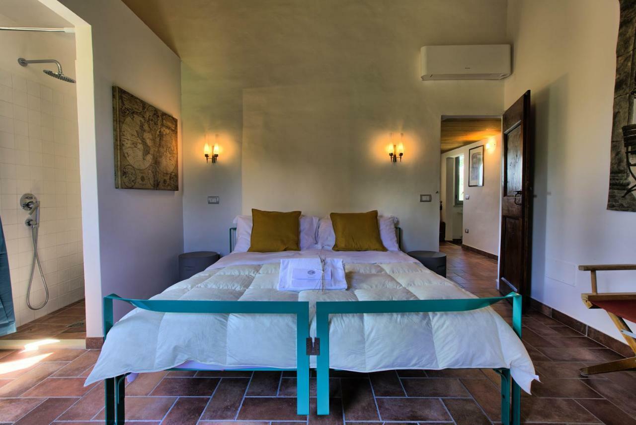 Grande Villa Storica Per Vacanze Con Giardino Privato E Piscina Ostra Luaran gambar